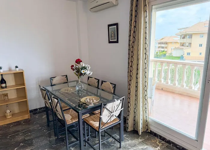 Апартаменти Sea Pool And Relax Comotucasa